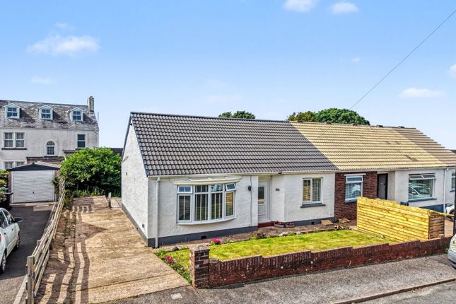 2 bed property, in High Close, £170,000