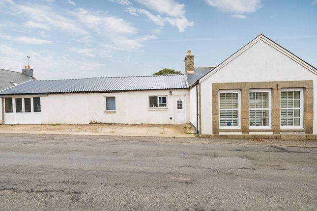 5 bed property, in High Street, £195,000