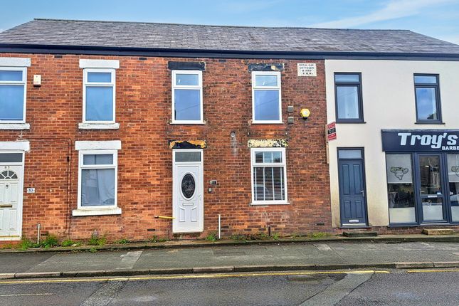 4 bed property, in Wigan Road, £199,999