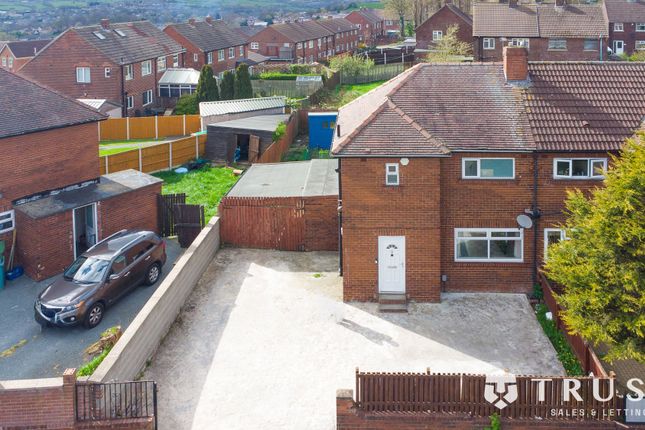 2 bed property, in Bevor Crescent, £170,000