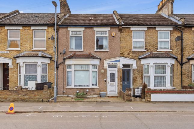 2 bed property, in Eustace Road, £375,000