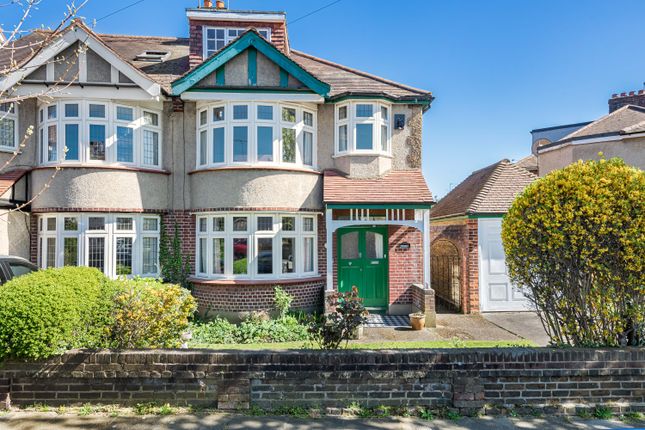 4 bed property, in Wellington Road, £775,000