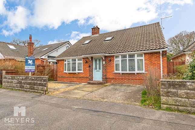 4 bed property, in Elm Avenue, £450,000
