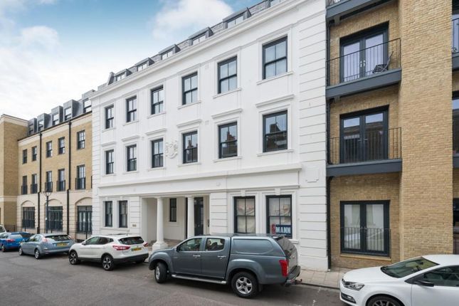 2 bed property, in Cavendish Street, £249,995