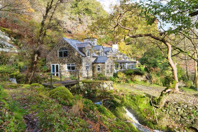 4 bed property, in Tan-Y-Bwlch, £690,000