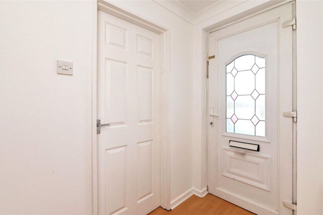 3 bed property, in Timberlog Lane, £200,000