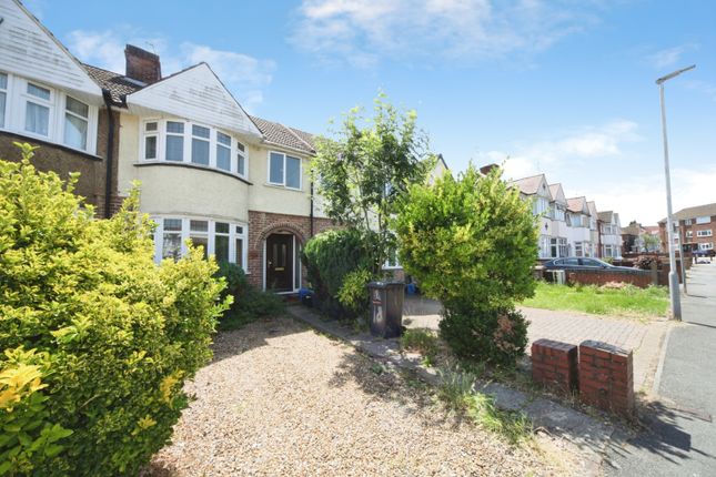 3 bed property, in Hurst Way, £285,000