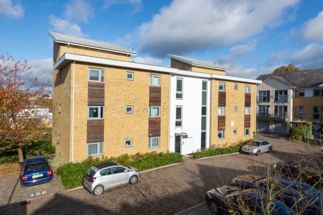 2 bed property, in Arundel Square, £115,000