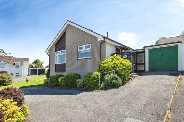 2 bed property, in Bosvenna View, £220,000