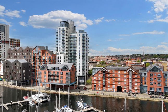 1 bed property, in Key Street, £130,000