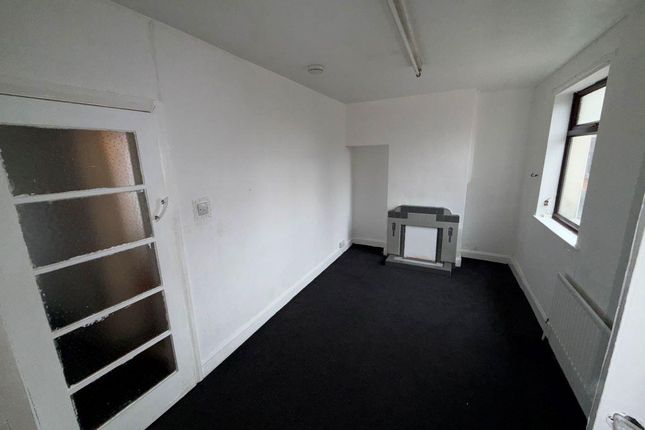2 bed property, in Cromer Street, £70,000