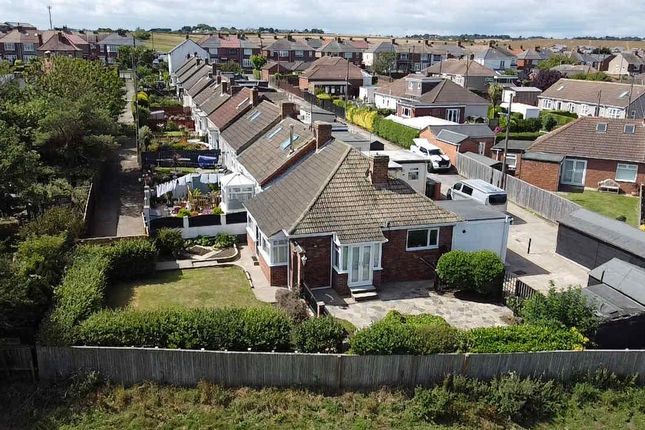 2 bed property, in Poplar Avenue, £199,999