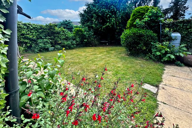 3 bed property, in Shakespeare Drive, £395,000