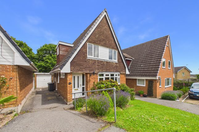 3 bed property, in Burnaston Close, £280,000