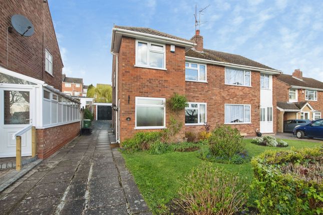3 bed property, in Keats Close, £270,000