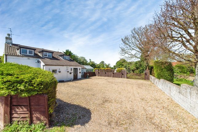 2 bed property, in Station Road, £265,000