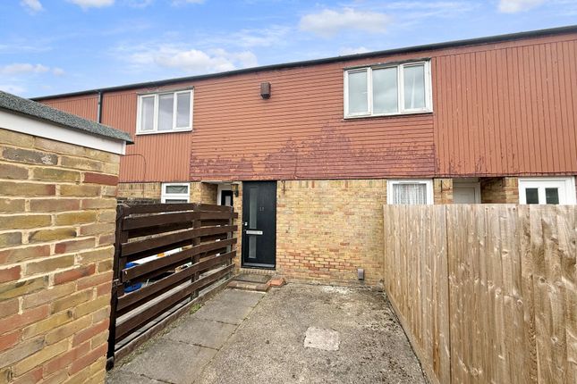 1 bed property, in Burness Close, £200,000