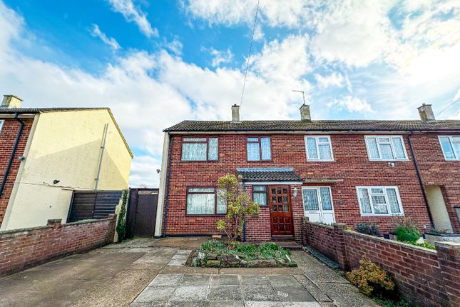 3 bed property, in Blackmoor Road, £250,000