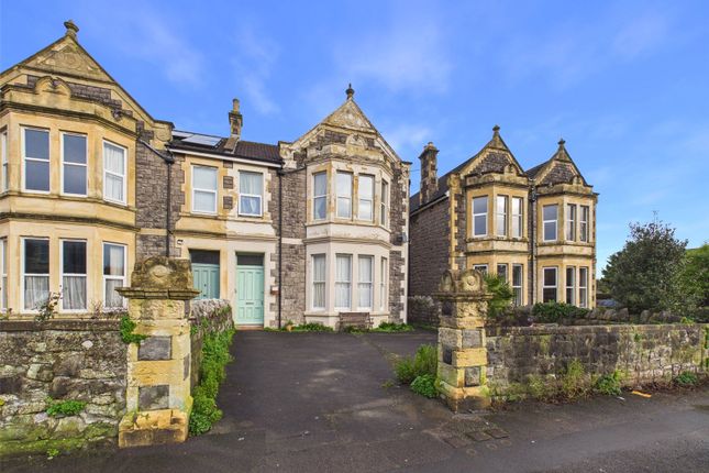 1 bed property, in St. Pauls Road, £140,000
