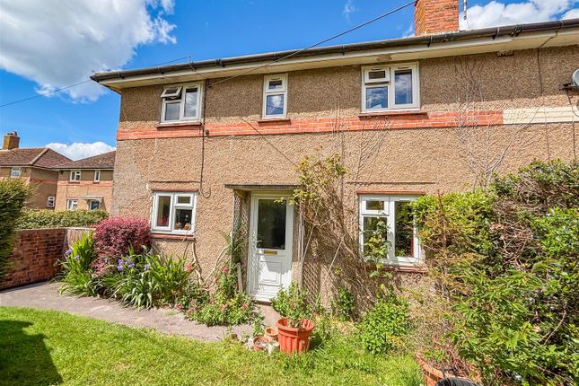 3 bed property, in Queens Road, £280,000