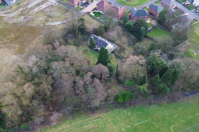 4 bed property, in Deer Park Lane, £499,950