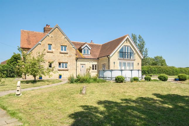 4 bed property, in Manston, £875,000