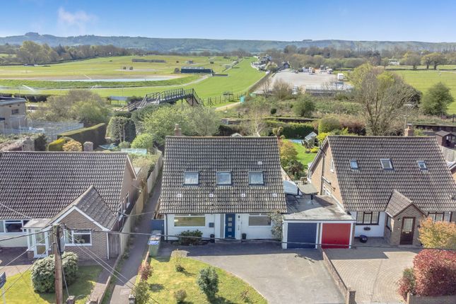 5 bed property, in East View Fields, £600,000