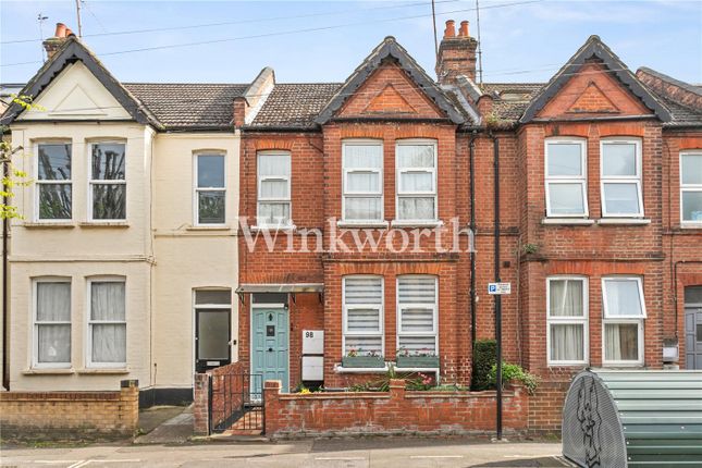 4 bed property, in Hermitage Road, £885,000