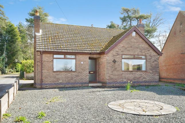 2 bed property, in Hamilton Drive, £280,000