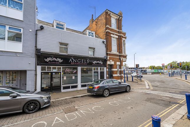 3 bed property, in High Street, £300,000