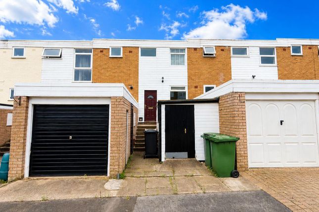 3 bed property, in Collingwood Close, £219,950