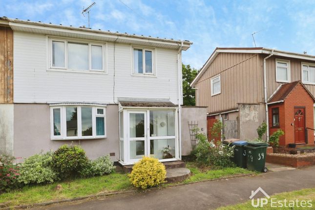 3 bed property, in Howcotte Green, £170,000