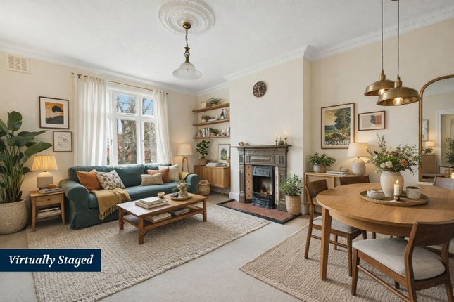 2 bed property, in Chatsworth Road, £550,000