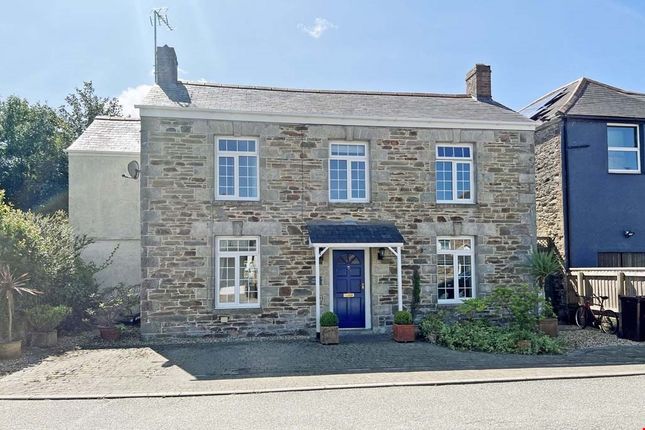 5 bed property, in Grampound Road, £425,000