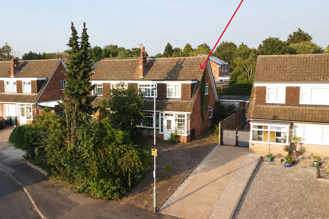 3 bed property, in The Bridle, £225,000