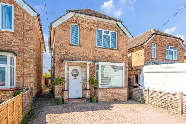 3 bed property, in Batchelors Barn Road, £350,000