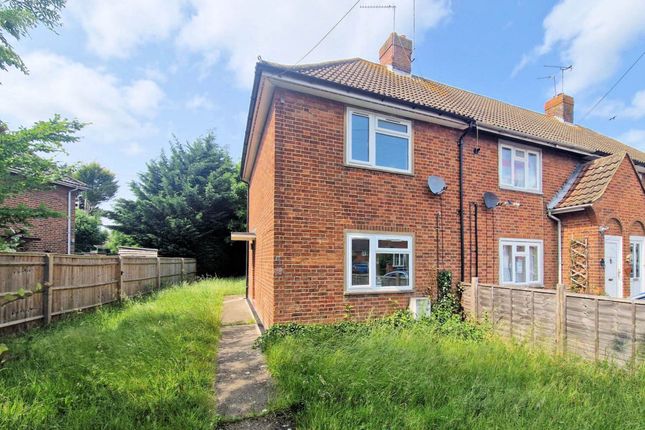 2 bed property, in Lee Road, £240,000