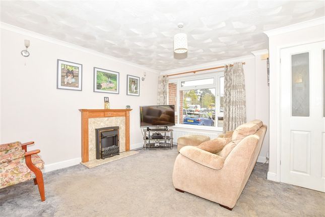 3 bed property, in Wraysbury Park Drive, £325,000