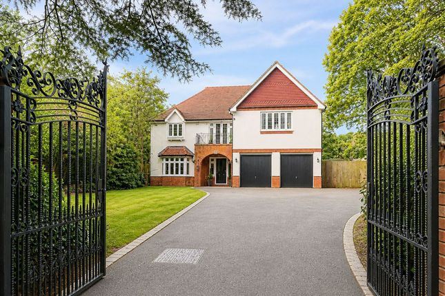 4 bed property, in St. Davids Lane, £850,000