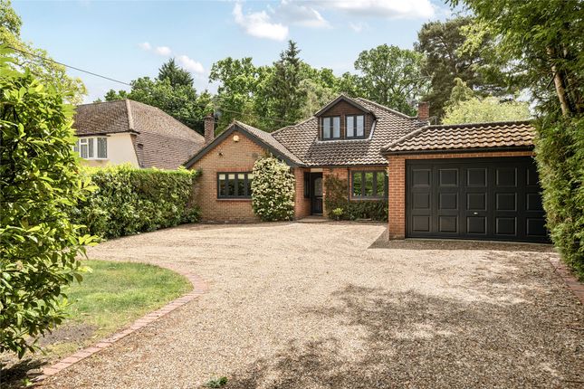 5 bed property, in Lightwater, £925,000