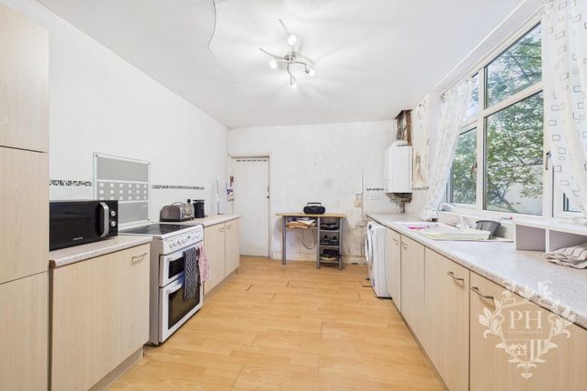 4 bed property, in Coatham Road, £130,000