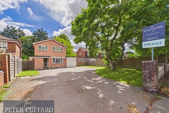 3 bed property, in Hoddesdon Road, £750,000