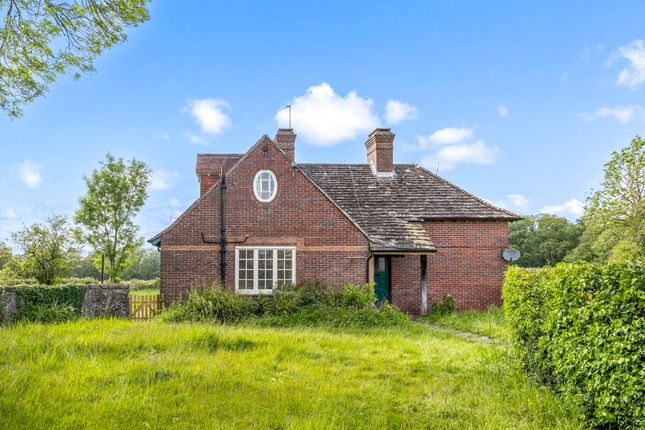 3 bed property, in Ingfield Manor Drive, £350,000