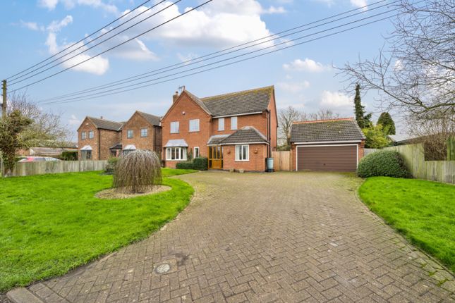 4 bed property, in Blind Lane, £400,000