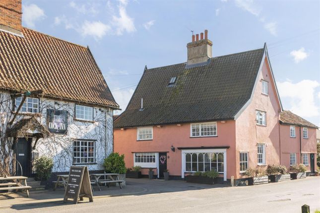 6 bed property, in Fair Green, £600,000