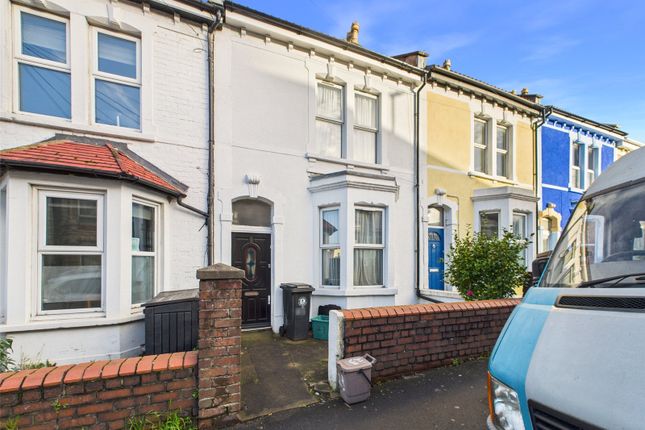 2 bed property, in Lansdown Road, £300,000