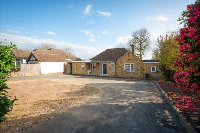 4 bed property, in Woodlands Drive, £800,000