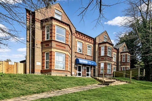 2 bed property, in London Road, £130,000
