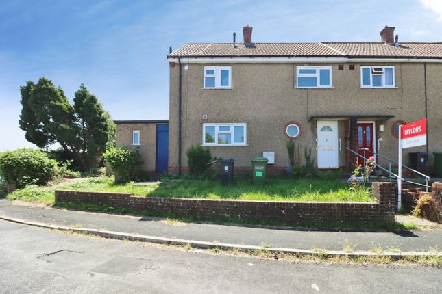 3 bed property, in Hunters Drive, £250,000