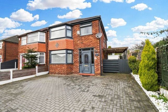 3 bed property, in Parkstone Road, £290,000